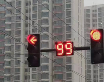 今天关于“新国标红绿灯”的新闻，10条有9条是假的！-9